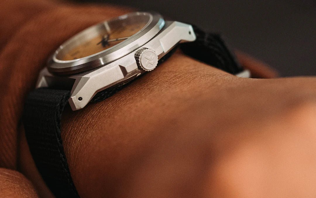 RZE LAND VALOUR TITANIUM ARROWLEAF YELLOW 38MM UAE