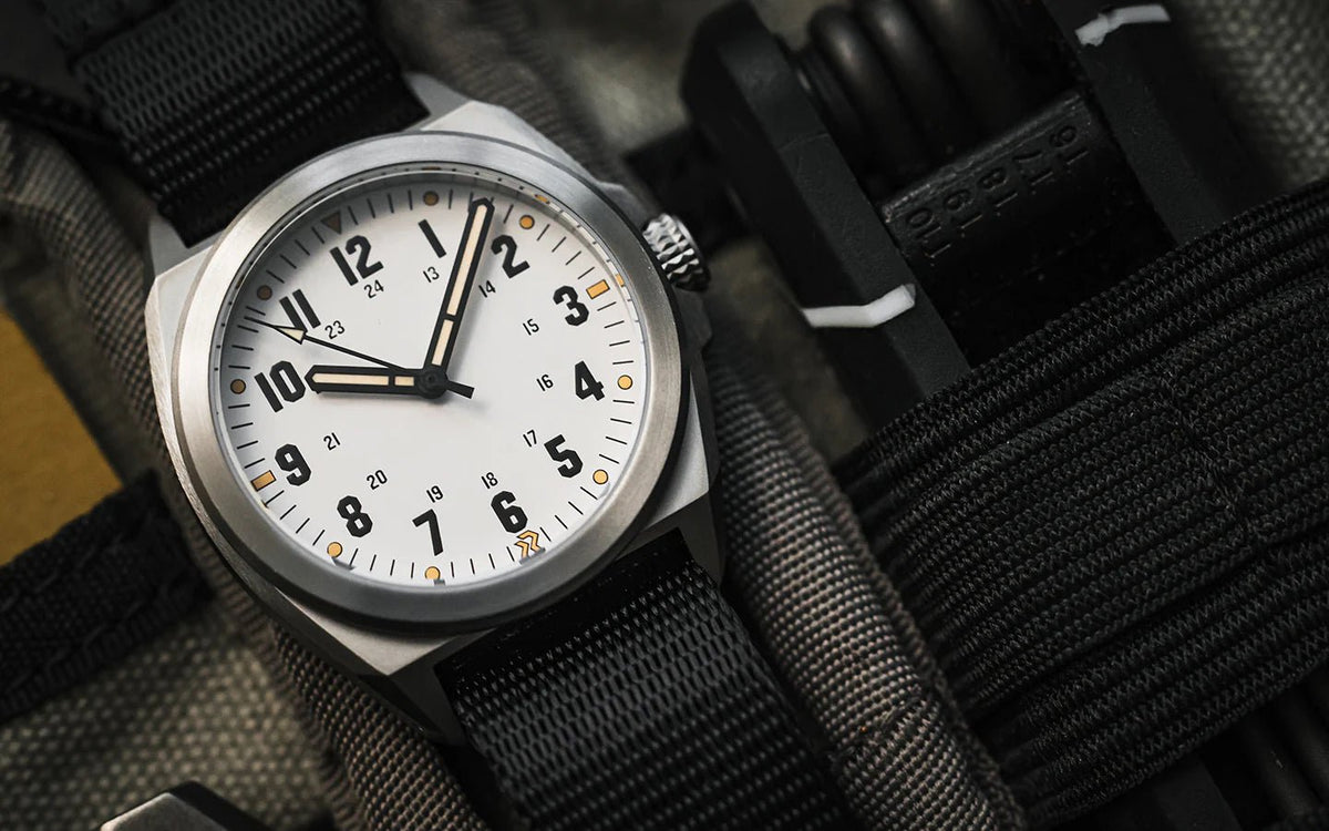 RZE LAND VALOUR TITANIUM WHISTLER WHITE 38MM UAE