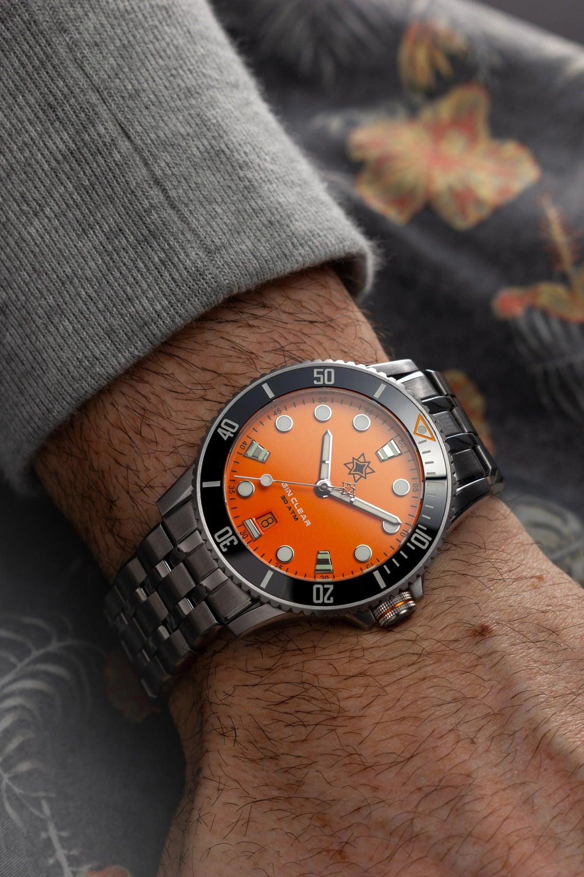 SECOND HOUR SEA GIN CLEAR II DATE OCEAN SUNSET UAE