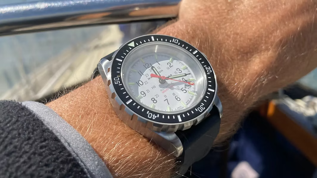 MARATHON ARCTIC EDITION LARGE DIVER'S AUTOMATIC (GSAR)