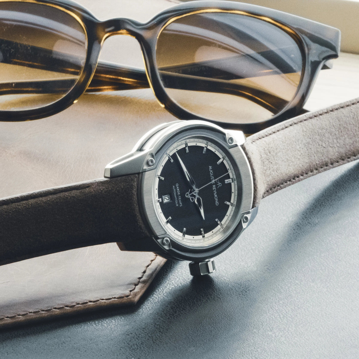AUGUSTE REYMOND UNITY SUNBRUSHED SILVER AND GOLD GENTLEMAN’S DRESS BLUE LEATHER - WATCHH