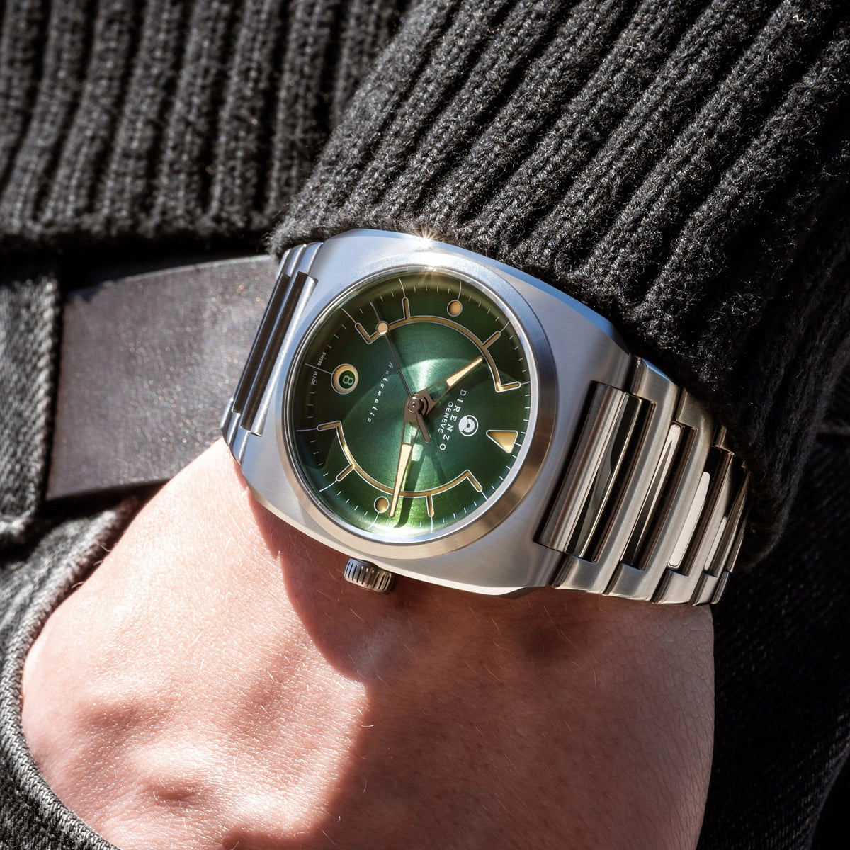 DIRENZO DRZ 02R AEROLITE DRESS GREEN BRACELET 39MM DATE watch
