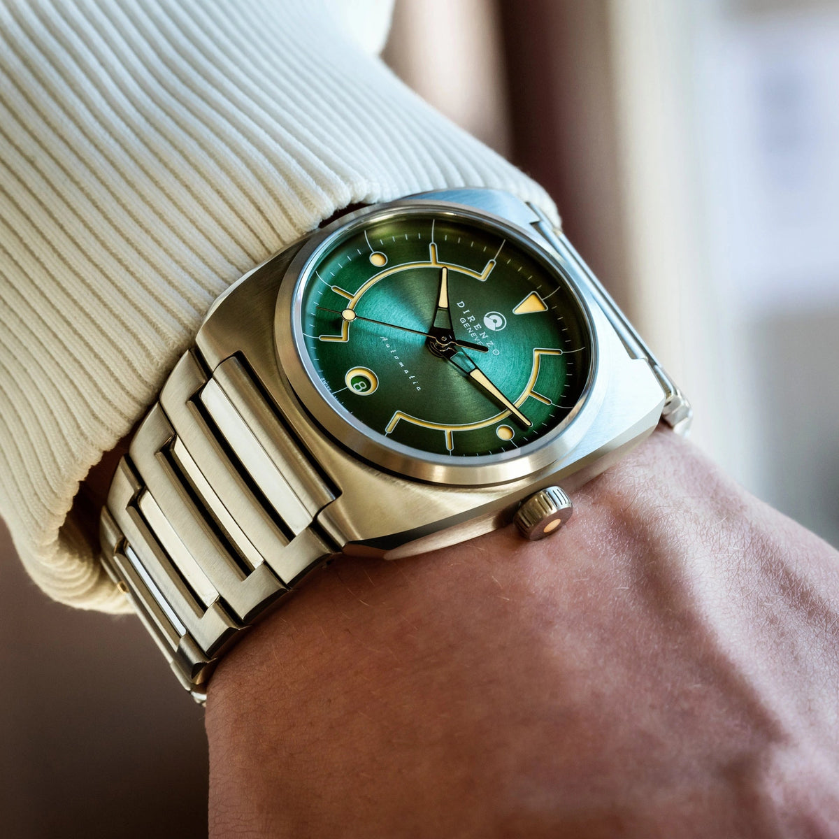 DIRENZO DRZ 02R AEROLITE DRESS GREEN BRACELET 39MM DATE watch
