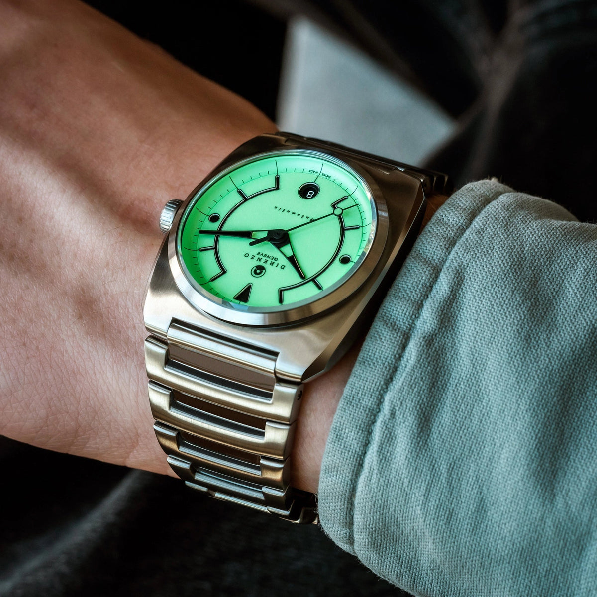 DIRENZO DRZ 02R AEROLITE DRESS MINT BRACELET 39MM DATE watch