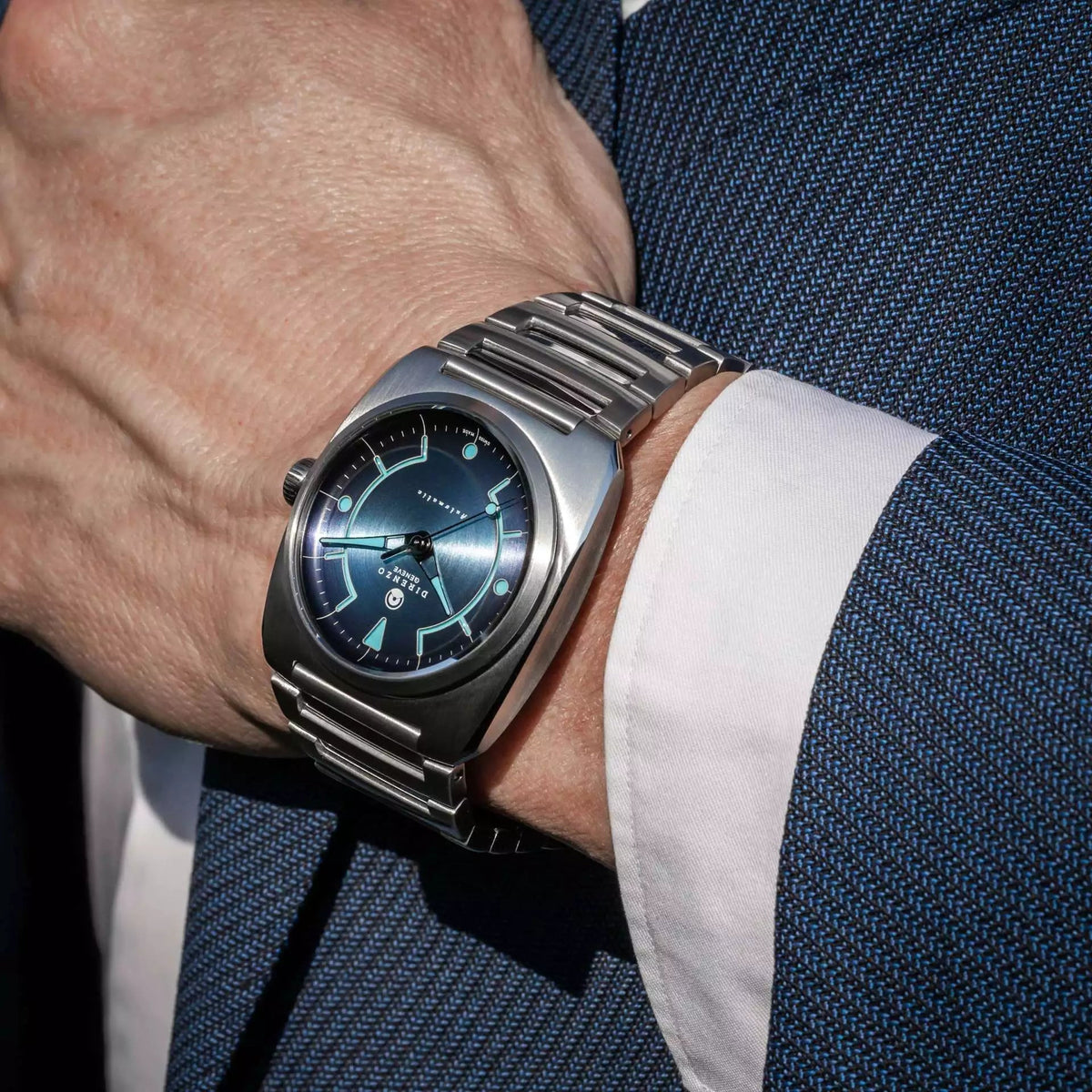 DIRENZO DZR 02 RETRO DRESS BLUE BRACELET 39MM WITH DATE - WATCHH