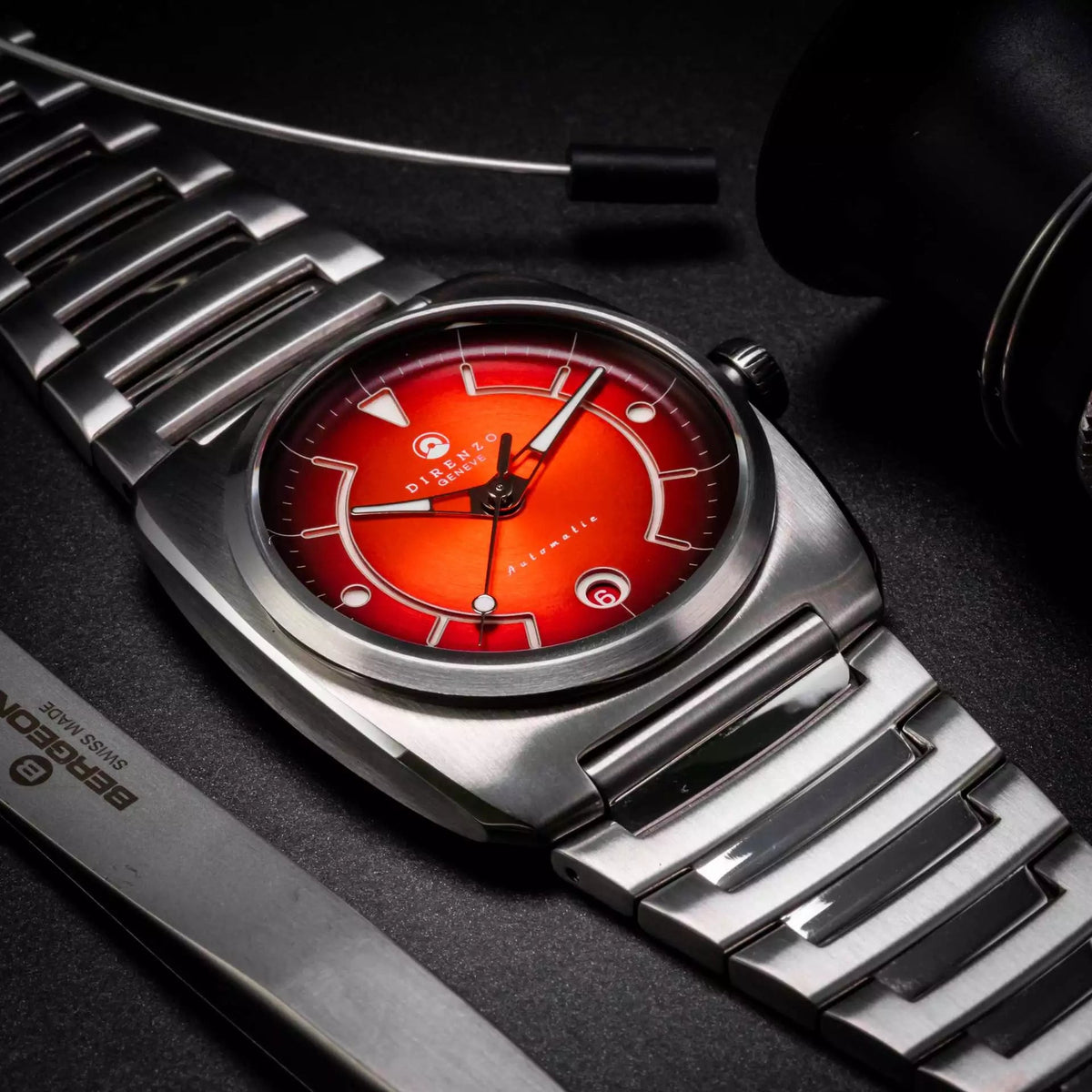 DIRENZO DZR 02 RETRO DRESS RED BRACELET 39MM - WATCHH