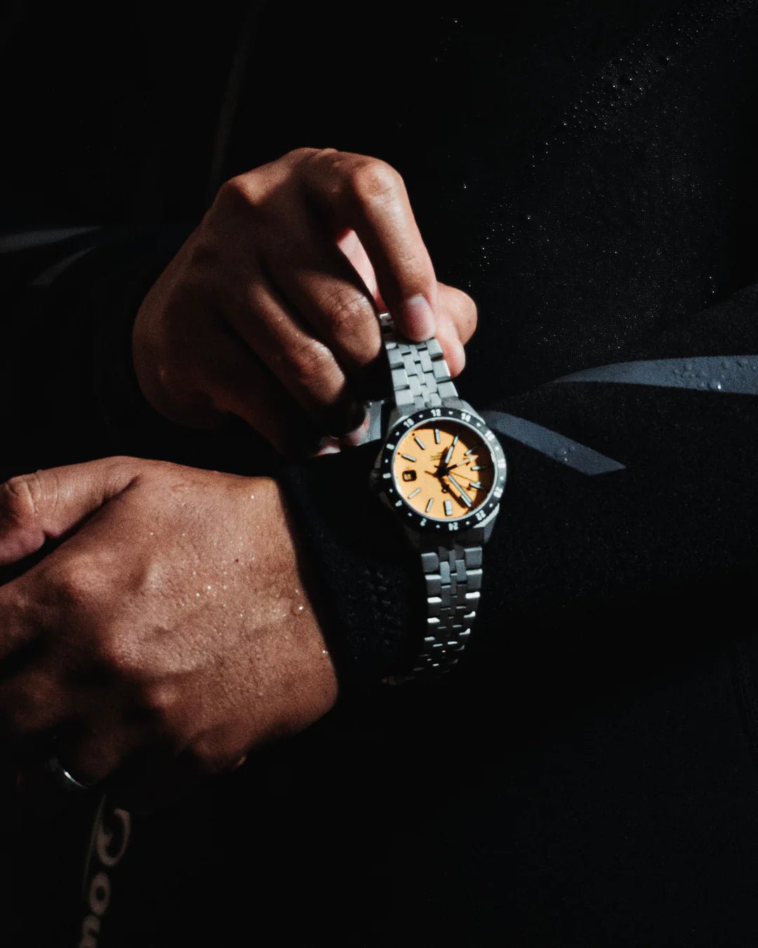 RZE GMT ASCENTUS TITANIUM MEDALLION YELLOW WITH DATE 40MM - WATCHH