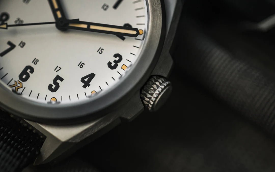 RZE LAND VALOUR TITANIUM WHISTLER WHITE 38MM - WATCHH
