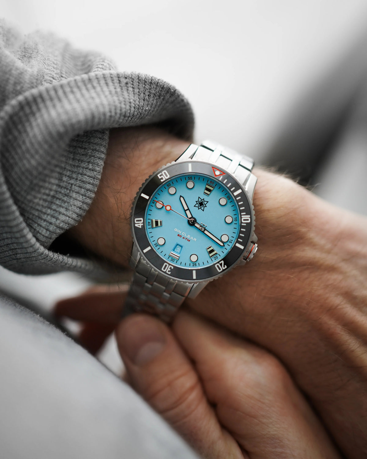 SECOND HOUR SEA GIN CLEAR II DATE PASTEL BLUE - WATCHH